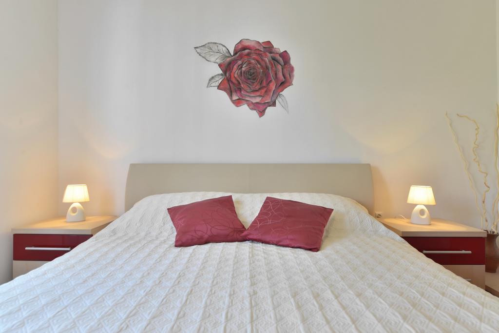 Cozy Beach Apartment Split Bagian luar foto