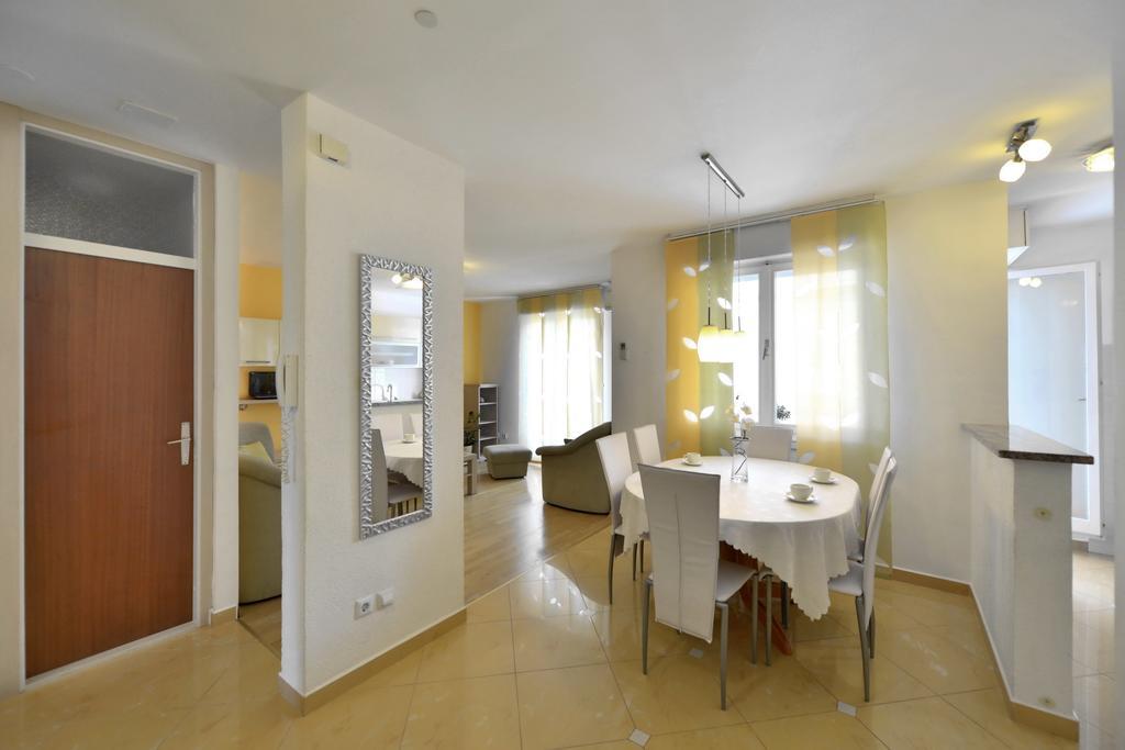 Cozy Beach Apartment Split Bagian luar foto