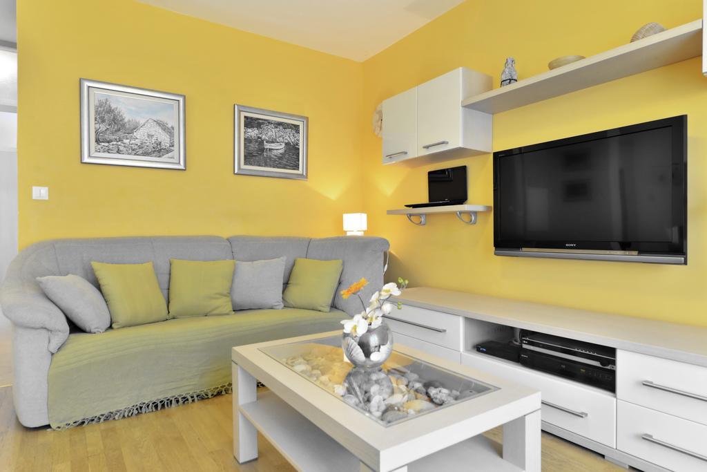 Cozy Beach Apartment Split Bagian luar foto